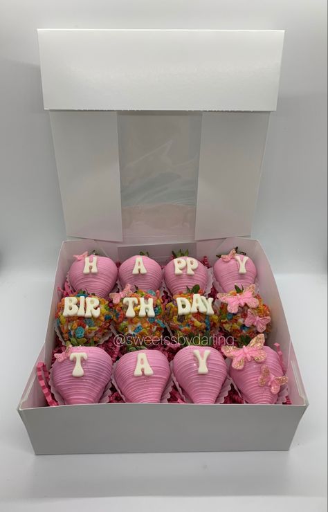 Pink Chocolate Covered Strawberries Birthday, Fruity Pebbles Strawberries, Harry Potter Strawberries, Pink Birthday Strawberries, Chocolate Covered Strawberries Happy Birthday, Eagles Desserts, Happy Birthday Chocolate Strawberries, Birthday Chocolate Covered Strawberries, Birthday Strawberries