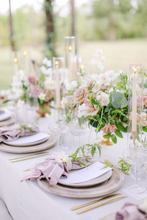 Wedding Colors Lavender, Blush Wedding Inspiration, Centerpieces Ideas, Trending Wedding, Romantic Garden Wedding, Garden Wedding Inspiration, Free Photography, Romantic Garden, Lavender Wedding