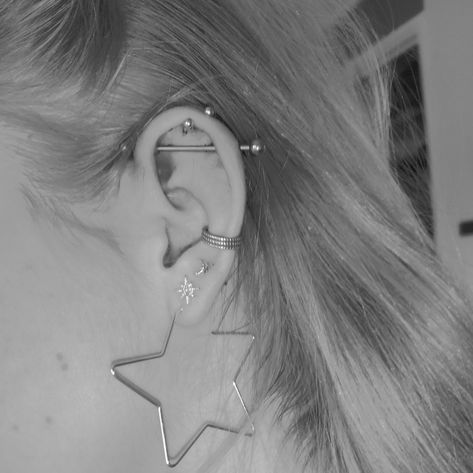 Industrial, helix, conch and 3 lobe piercings Industrial And Helix Piercing, Cool Piercing, 3 Lobe Piercings, Lobe Piercings, Cool Piercings, Lobe Piercing, Helix Piercing, Conch, Helix