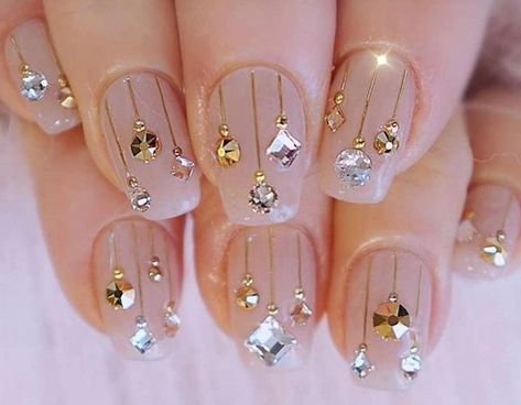 Christmas Nail Design, Image Nails, Korean Nail Art, Cute Christmas Nails, Nails Design With Rhinestones, Christmas Nail Art Designs, Design Nails, Nail Art Rhinestones, Diamond Nails