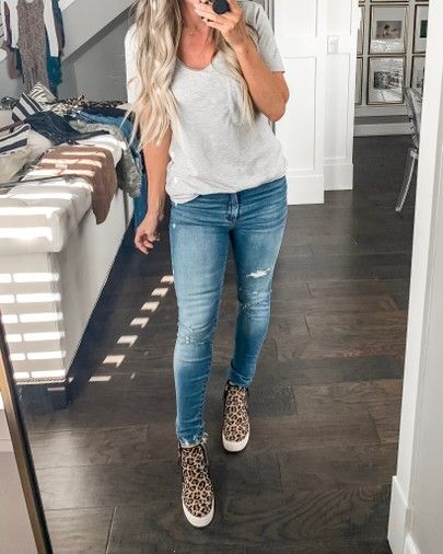 Cheetah Print Shoes Outfit Casual, Wedge Sneakers Outfit Fall, Outfits With Cheetah Print Shoes, Leopard Wedges Outfit, Leopard Print Sneakers Outfit, Cheetah Print Shoes Outfit, Animal Print Shoes Outfit, Wedge Booties Outfit, Wedge Outfit