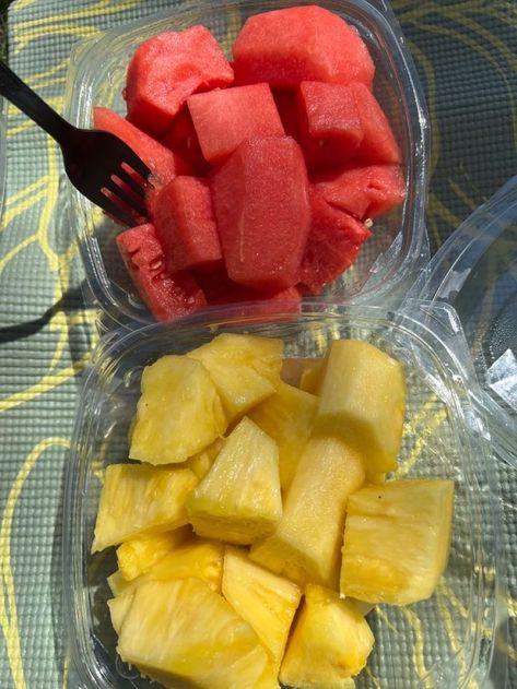 Detroit Food, Pineapple Watermelon, Healthy Lunch Snacks, Soul Food Dinner, Healthy Food Inspiration, Junk Food Snacks, Makanan Diet, Food Babe, Food Therapy