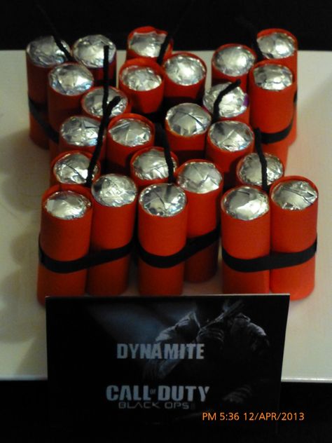 Dynamite - Cool, but not sure how it's made! Lifesavers, wrapped in red felt maybe?? and black ribbon/yarn to tie them, and black yarn or pipe cleaners for the "wick"?? Call Of Duty Birthday Party, Army Birthday Parties, The Wild Hunt, Camo Party, Military Party, Army's Birthday, Army Party, Nerf Party, 13th Birthday Parties