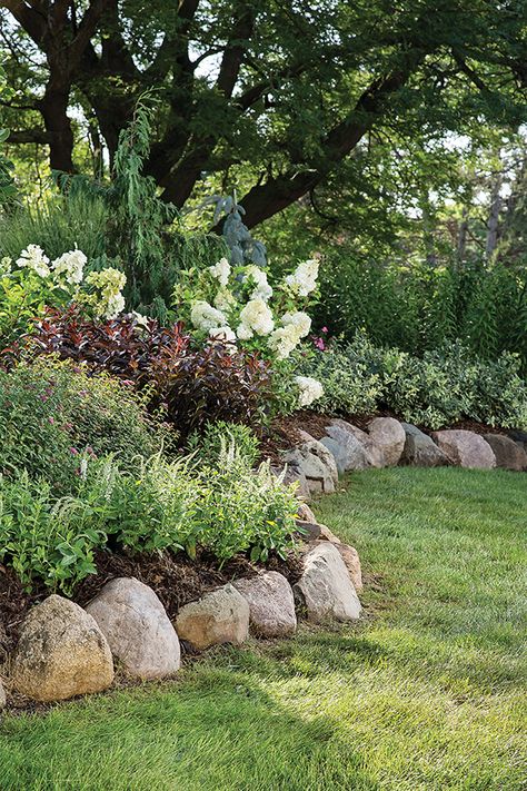 Boulder Garden, Boulders Landscaping, Farmhouse Landscaping, Rock Garden Landscaping, Have Inspiration, Garden Yard Ideas, Woodland Garden, Garden Edging, Front Yard Landscaping Design