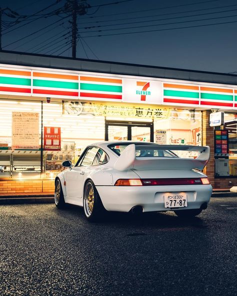 Alex Penfold on Instagram: “Throwback to the first of many cars parked outside 7/11. #porsche #993 ##rsr” Gentleman Lifestyle, Porsche Classic, Porsche 993, Lexus Cars, Cars And Coffee, Classic Porsche, Japan Cars, Dream Garage, Car Mechanic