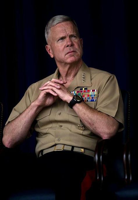 General Amos, the Corps' first pilot Commandant Us Navy Fighter Pilot, Marine Corps Uniforms, Marine Corps Rings, Famous Veterans, Us Marines In Vietnam, Battle Of Normandy, Marine Veteran, Usa Military Man, Military Man Pictures For Yahoo