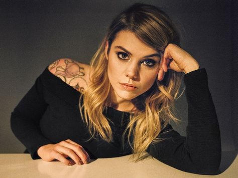 Coeur de Pirate, The Fearless French-Canadian Singer You Need to Know Beatrice Martin, Canada Fashion, Out Magazine, Magazine Fashion, French Girls, I Feel Pretty, Portrait Girl, Music Love, Fashion Makeup