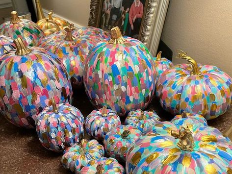 Confetti Painted Pumpkins, Confetti Pumpkin Craft, Confetti Pumpkin, Autumn Confetti, Halloween Crafts Decorations, Collaborative Art, Pumpkin Crafts, Thanksgiving Table, It's Fall