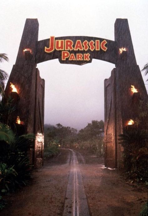 Image de 90, 90's, and 90s Imprimibles Jurassic Park, Fête Jurassic Park, Jurassic Park Gate, Jurassic Park Tattoo, Lego Jurassic Park, Jurassic Movies, Jurassic Park Poster, Jurassic Park Birthday, Jurassic Park Logo