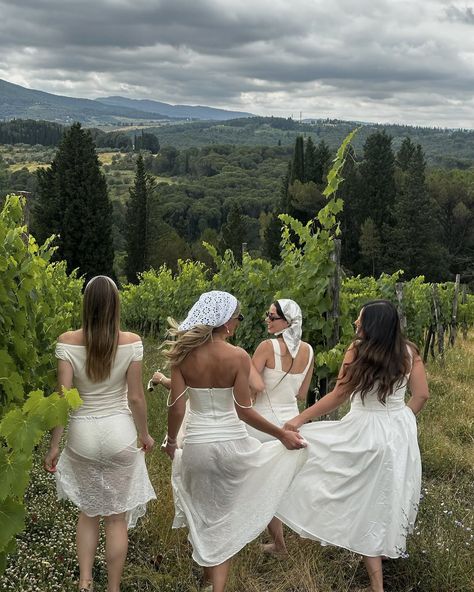 twirling in a Tuscan vineyard on a summer day 🌿🍷🍇 #pinterestgirl #pinterestaesthetic #europeansummer #italiansummer #tuscany Vineyard Photoshoot Friends, Vineyard Photoshoot Ideas, Vineyard Family Photoshoot, Tuscan Summer Aesthetic, Italian Vineyard Aesthetic, Vineyard Birthday, Winery Aesthetics, Vineyard Photoshoot, Vineyard Aesthetic