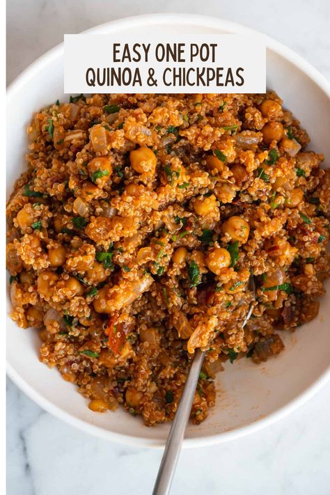 Healthy Dinner With Quinoa, Quinoa Chickpea Soup, Quinoa And Peas Recipe, Cheap Quinoa Recipes, Chickpeas And Quinoa Recipes, Quinoa Protein Recipes, Quinoa And Garbanzo Recipes, Easy Vegan Meal Prep Lunch Ideas, Indian Food Recipes Gluten Free