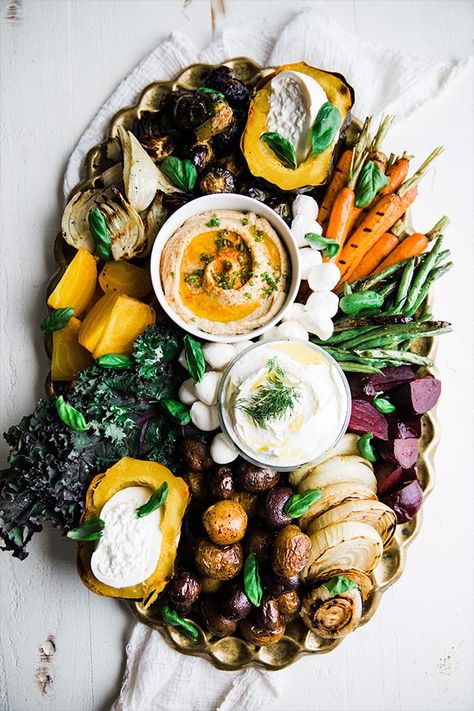 Vegetable Crudite Platter, Easy Grilled Vegetables, Vegetable Crudite, How To Grill Vegetables, Vegan Grill, Grill Vegetables, Billy Parisi, Crudite Platter, Roasted Carrots Recipe