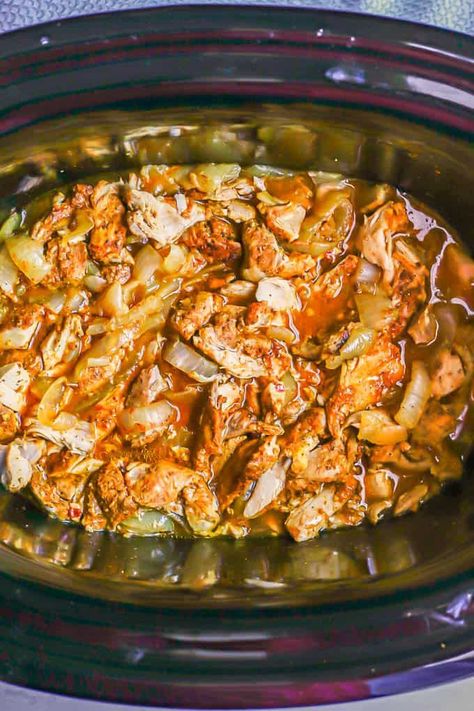 Summer Crockpot, Food On The Table, Grain Bowl, Chicken Shawarma, Family Food, Mediterranean Diet Recipes, Slow Cooked, Poultry Recipes, Slow Cooker Chicken