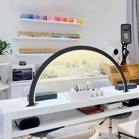 I love the look of these half moon lamps! The led desk lamp for nail tech has a high and compact arch, which provides a large space between the lamp and the table. You can rest your client's arms so they are comfortable and still have enough room to work comfortably. Nail Table Designs, Nail Work Table, Nail Art Table, Nail Lamp, Nail Tech Table, Nail Tech Desk, Nail Desk Ideas, Nail Salon Furniture, Nail Desk