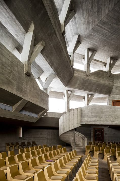 Brutalist Architecture Interior, Eco Brutalism, Brutalism Interior, Brutalist Furniture, Brutalist Interior, Resurrection Of Christ, Brutalism Architecture, Brutalist Buildings, Concrete Architecture