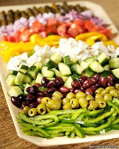 This recipe for delicious greek salad is courtesy of country-music sensation Faith Hill. Greek Salad Recipes, Holiday Foods, Salad Bar, Greek Salad, Greek Recipes, Delicious Salads, Summer Salads, Soup And Salad, Martha Stewart