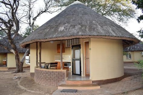 Drawing Room Decoration, African Hut, Round House Plans, Mud Hut, Kruger National Park South Africa, Earth Bag Homes, Lodge Design, Hut House, African House