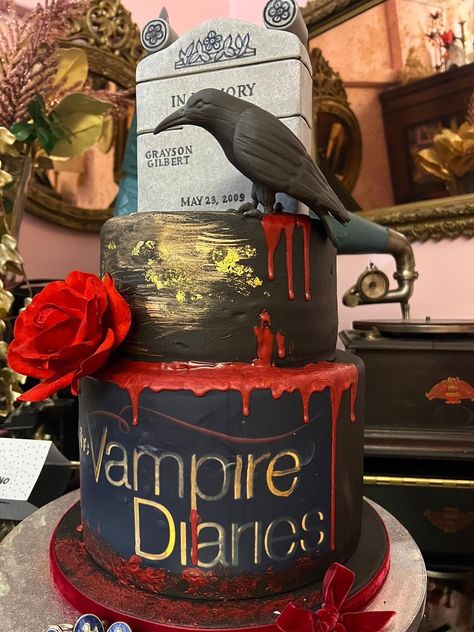 The Vampire Diaries Wedding Theme, Vampire Diaries Decorations, Tvd Themed Birthday Party, The Vampire Diaries Birthday Cakes, Vampire Diaries Birthday Theme, Tvd Party Ideas, The Vampire Diaries Birthday Ideas, Vampire Cake Ideas, Vampire Diaries Party Ideas