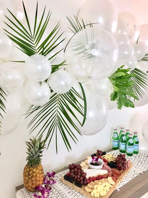 Tropical Chic Party | Oh How Charming by Lauren Tropical Chic Party, Tropisk Fest, Schnee Party, Tropical House Decor, Engagement Party Decorations Diy, Charcuterie Table, Baby Decorations, Tropical Theme Party, Diy Natal