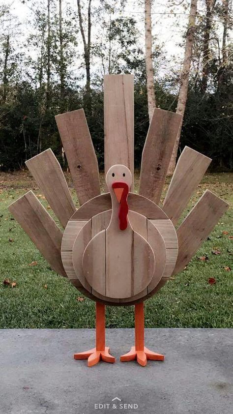 Pallet Turkey, Turkey Diy Crafts, Påskeaktiviteter For Barn, Thanksgiving Wood Crafts, Wooden Turkey, Fall Pallets, Wood Log Crafts, Diy Turkey, Fall Wood Crafts