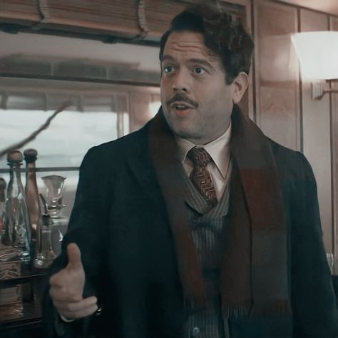 Dan Fogler, Jacob Kowalski, Fantastic Beasts, Warner Bros, Hogwarts, Merlin, Harry Potter, Books