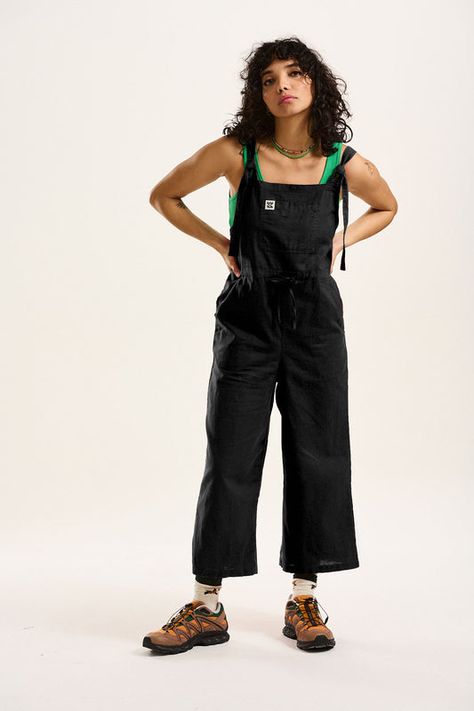 Lucy And Yak Dungarees Outfit, Black Dungarees Outfit, Lucy And Yak Dungarees, Dungarees Outfit, Black Denim Dungarees, Dungaree Outfit, Black Dungarees, Lucy Yak, Lucy And Yak