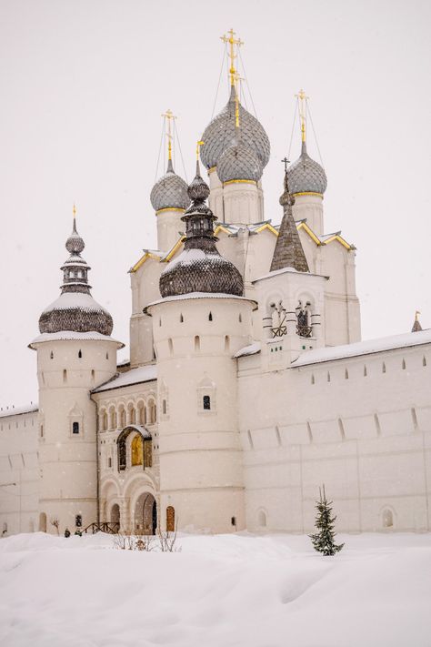 Rostov kremlin in winter time , snowing. russia Snowy Russia Aesthetic, Tsar Russia Aesthetic, Russia In Winter, Imperial Russia Aesthetic, Russia Winter Aesthetic, Rusia Aesthetic, Imperial Aesthetic, Russia Architecture, Russia Aesthetic