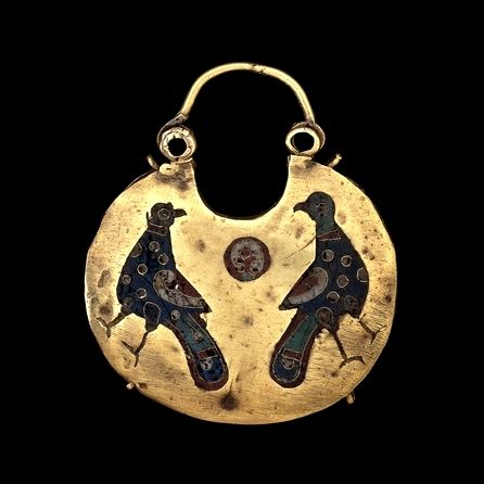 Gold pendant (kolt), Kievan Rus’, late 11th-early 12th century AD, Made in Kiev, Ukraine (British Museum) Etruscan Jewelry, Ancient Roman Jewelry, Byzantine Gold, Kievan Rus, Byzantine Jewelry, Ancient Jewellery, Rome Antique, Historical Jewellery, Kiev Ukraine