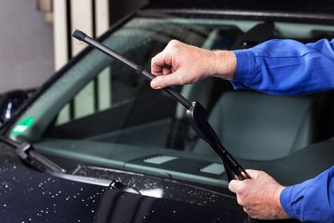 How Long Do Windshield Wipers Last? Dangerous Driving, Car Fix, Car Wiper, Glass Repair, Car Hacks, Windscreen Wipers, Car Windshield, Auto Glass, Wiper Blades