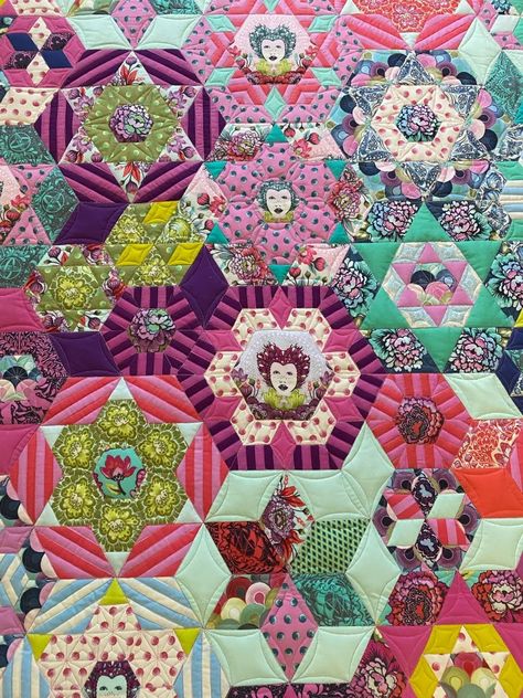 The Smitten Quilt – JT Quilting Smitten Quilt Pattern, Epp Quilt Patterns, Smitten Quilt, Tula Pink Quilt, Sewing Hand, Pink Quilt, Circle Quilts, Scrap Busters, Pink Stuff