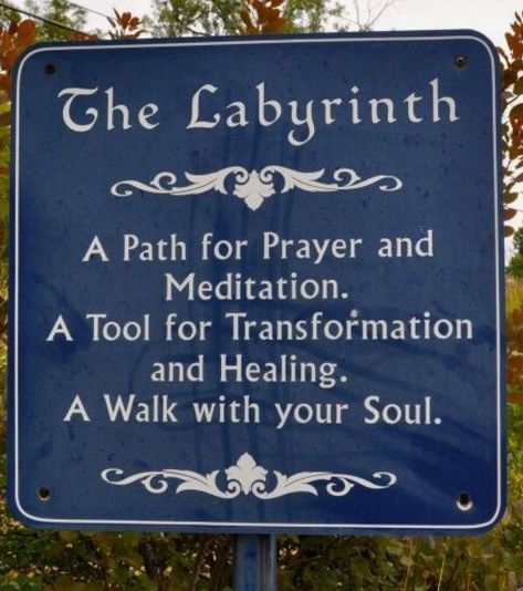 Backyard Labrynth, Garden Labrynth, Walking Labyrinth, Labyrinth Designs, Labyrinth Walk, Labyrinth Garden, Labyrinth Art, Spiritual Garden, Labyrinth Maze