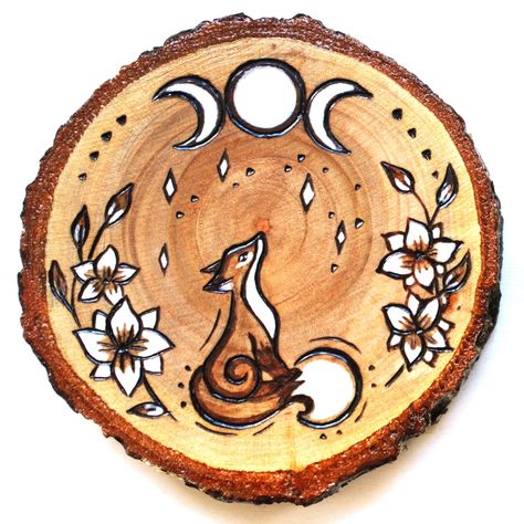 Easy Crafts To Sell, Wood Burn Designs, Wood Slice Art, Woodburning Projects, Wood Slice Crafts, Wood Burning Crafts, Wood Burning Art, Fox Art, Original Wall Art