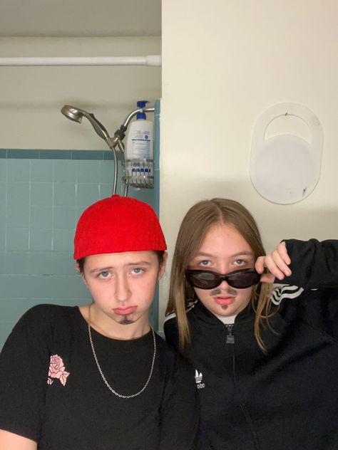 Halloween costume 90s Fred durst and Jonathan Davis Jonathan Davis Halloween Costume, Fred Durst Halloween Costume, Fred Durst And Jonathan Davis Costume, Jonathan Davis Costume, Fred Durst Costume, Band Halloween Costumes, Metal Halloween Costume, Halloween Costumes Sisters, Korn Outfit