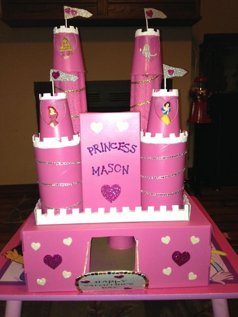 kids valentine box ideas for girls | Princess castle valentine box!! Box Castle, Girls Valentines Boxes, Diy Valentines Box, Valentine Boxes For School, Kids Valentine Boxes, Princess Valentines, Valentine Card Box, Valentines Bricolage, Vday Cards