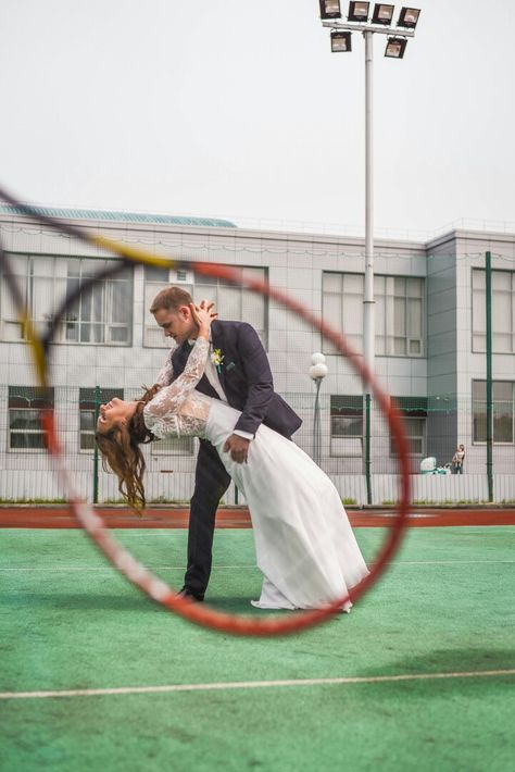 Tennis Wedding, Tennis Court Photoshoot, Tennis Photoshoot, Bridal Shower Photography, Tennis Photography, Tennis Pictures, Tennis Photos, Prom Photoshoot, Photos Inspo