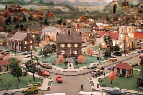 <b>Basically unchanged since 1961, "Roadside America" is seriously something everyone should go to.</b> It was truly an experience. I got chills. Mini Village, Mind Blowing Pictures, Miniature Village, Model Village, Model City, Model Town, Dream Vacations Destinations, City Model, Roadside Attractions