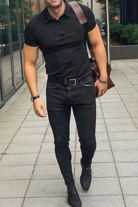 Don't let the summer heat cramp your style. Stay comfortable and cool with these versatile men's pants. #summerstyle #mensfashion Mens Business Casual Outfits, Formal Men Outfit, Tee Shorts, Vans Converse, Mens Casual Outfits Summer, Formal Mens Fashion, Stylish Men Casual, Cool Look, Wellness Recipes