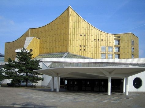 Berlin Philharmonic - Hans Scharoun Hans Scharoun, Berlin Philharmonic, Galleries Architecture, Herbert Von Karajan, World Architecture Festival, Walter Gropius, Organic Architecture, Hall Design, Good House