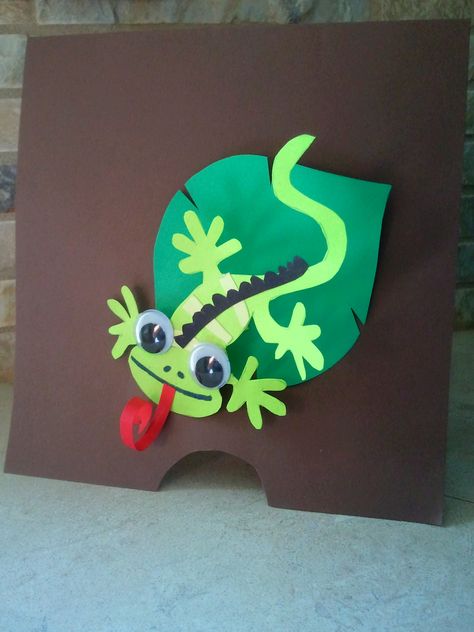 iguana handmade birthday party invitation Iguana Craft, Reptile Crafts, Animal Party Invitations, Wild Kratts Party, Snake Party, Reptile Party, Jungle Decorations, Bearded Dragon Care, Animal Baby Shower Theme