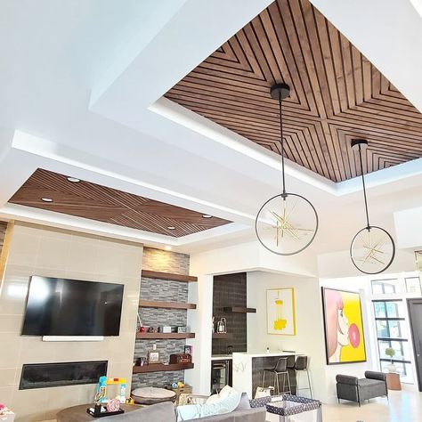 Siling Dijain Wood, Veneer Groove Pattern Ceiling, Diagonal Ceiling Design, Ceiling With Wood Design, Wood False Ceiling Living Rooms, Wooden Kitchen Ceiling Ideas, Wooden Ceiling Pattern, Ceiling Cladding Ideas, Wooden False Ceiling Design For Bedroom