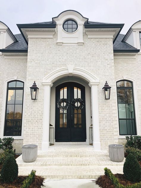 White Brick House, French Country Exterior, White Exterior Houses, Light Brick, French Exterior, Brick Exterior House, Front Steps, Modern French, Casa Exterior