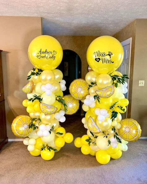 Main Squeeze Balloon Arch, She Found Her Main Squeeze Balloon Arch, Lemonade First Birthday, Balloons Columns, Balloon Centerpiece, Beautiful Balloons, Bridal Shower Balloons, Balloon Display, Balloon Arches