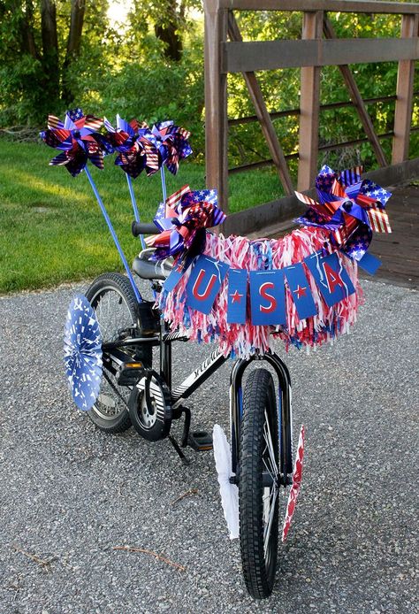 Kids Bike Decorating, Bike Parade, Bike Decor, Bike Decorations, Patriotic Kids, Biking Diy, 4th Of July Parade, Bicycle Decor, July Ideas