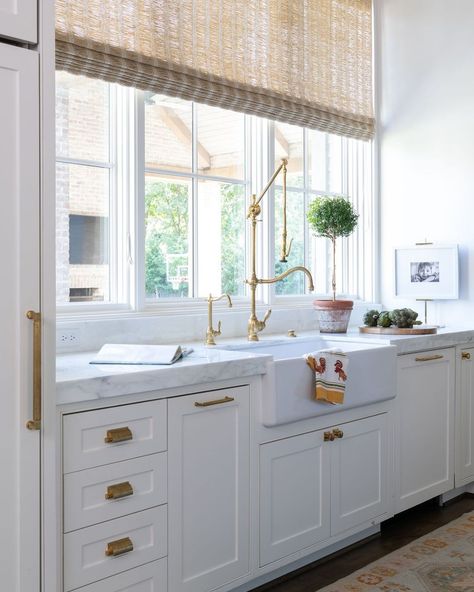 ASHLEY GOFORTH DESIGN | A home is a sanctuary - fill it with love and peace! . . #ashleygoforthdesign #fbf #flashbackfriday #art #antiques #softaesthetic… | Instagram Kitchen Window Shades Over Sink, Window Treatments Kitchen Sink, Roman Shade Kitchen Window, Kitchen Roman Shades, Roman Shades Kitchen, Woven Roman Shades, Above Kitchen Sink, Lamp Making, Alice Lane Home