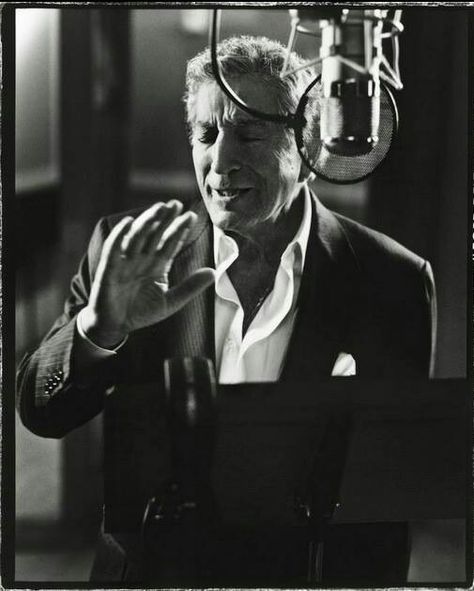 Tony Bennett Mark Seliger Photography, Mark Seliger, Jazz And Blues, Tony Bennett, Jazz Artists, Perfect Music, Love Of Music, Jazz Blues, Frank Sinatra