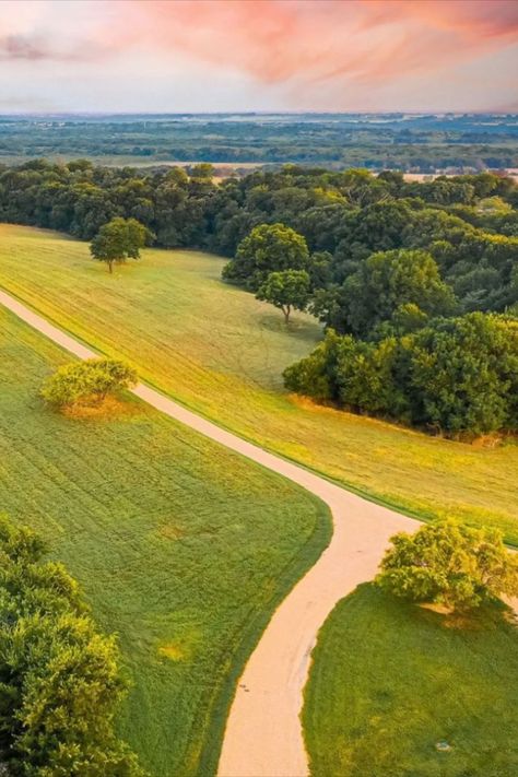 Dirt roads on Dallas, Texas ranch property, rentable as a filming location Beautiful Ponds, Film Photo Shoot, Pool Oasis, Trees Photo, Photo Shoot Location, Texas Ranch, Film Photo, Photo Location, Ponds