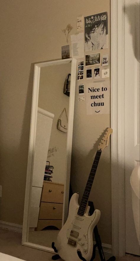 Teenage Wall Decor Ideas, Teenage Room Wall Decor, Electric Guitar In Bedroom, Electric Guitar On Wall Decor, Aesthetic Mirror In Bedroom, Aesthetic Mirrors Bedroom, Electric Guitar Aesthetic Room, Electric House Aesthetic, Posters Around Mirror