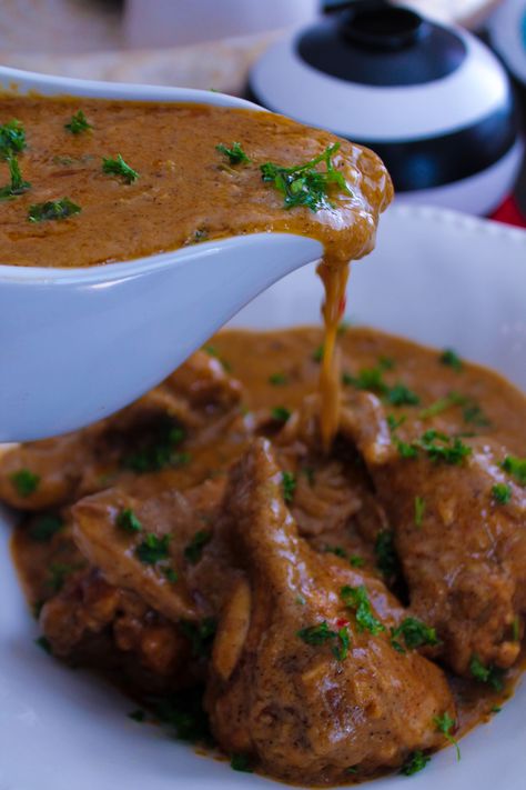 Smothered Chicken with Creamy Mushroom Gravy - Creole Contessa Chicken Recipes Mushroom, Smothered Chicken, Fried Pork Chops, Pork Cutlets, Chicken And Shrimp, Creole Recipes, Sausage And Peppers, Mushroom Gravy, The Kinks