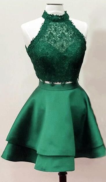 Two Piece Dark Green Homecoming Dresses Quince Damas Dresses, Dark Green Homecoming Dresses, Dama Dresses For Quince, Quince Surprise Dance Outfits, Emerald Green Homecoming Dresses, Year 10 Formal Dresses, Quinceanera Dama Dresses, Macys Outfits, Green Dress Outfit