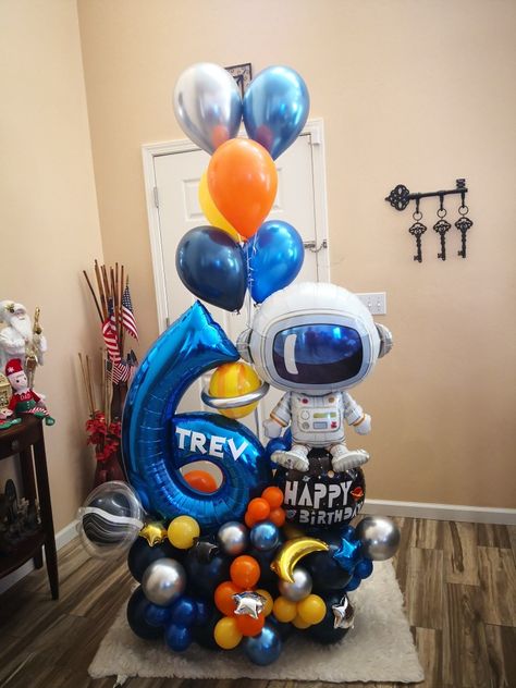 Party Pantry, Astronaut Balloon, Astronaut Theme, Planet Party, Astronaut Party, Astronaut Birthday, Space Theme Party, Outer Space Party, Simple Birthday Decorations